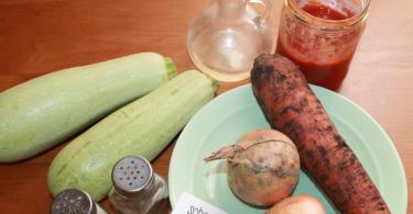Stewed zucchini - the best recipes
