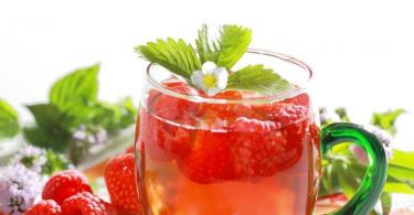 Is it possible for children, adults, and pregnant women to have raspberry tea at a fever?
